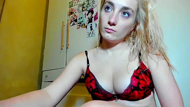 Snapshot of Monicbabe chatting on September 2025 09:50:01 PM Monicbabe online show from September 2025 09:50:01 PM