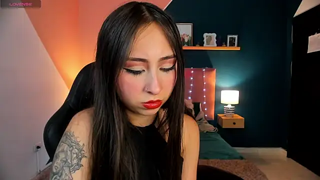 Snapshot of _cloe_martinez chatting on January 2025 11:46:01 PM cloe martinez online show from January 2025 11:46:01 PM