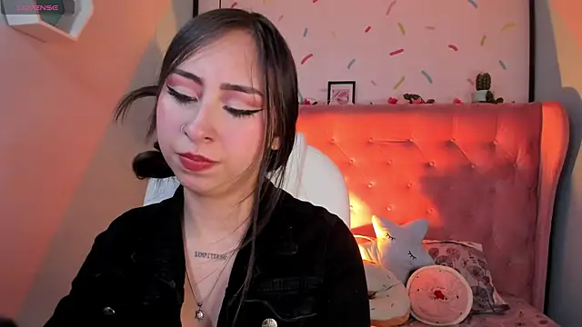 Snapshot of _cloe_martinez chatting on February 2025 09:29:02 PM cloe martinez online show from February 2025 09:29:02 PM