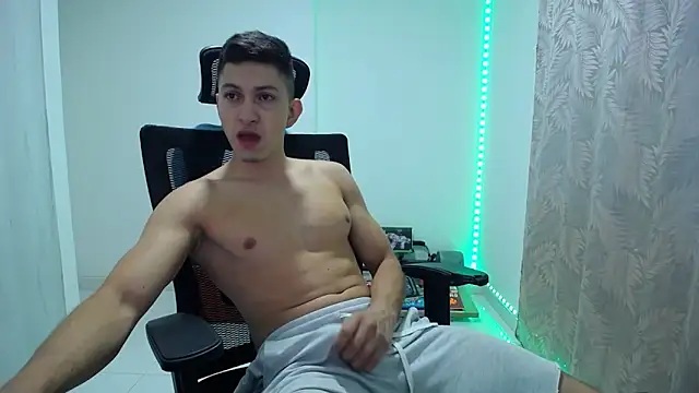 Snapshot of Iam_yourbabyprincess_XD chatting on December 2024 07:36:02 AM Iam yourbabyprincess XD online show from December 2024 07:36:02 AM