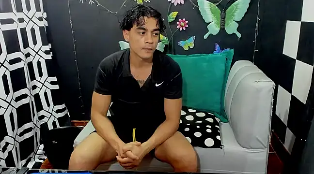 Snapshot of Brunocuttie94 chatting on January 2025 06:28:02 PM Brunocuttie94 online show from January 2025 06:28:02 PM