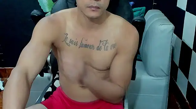 Snapshot of Brunocuttie94 chatting on February 2025 04:39:02 PM Brunocuttie94 online show from February 2025 04:39:02 PM