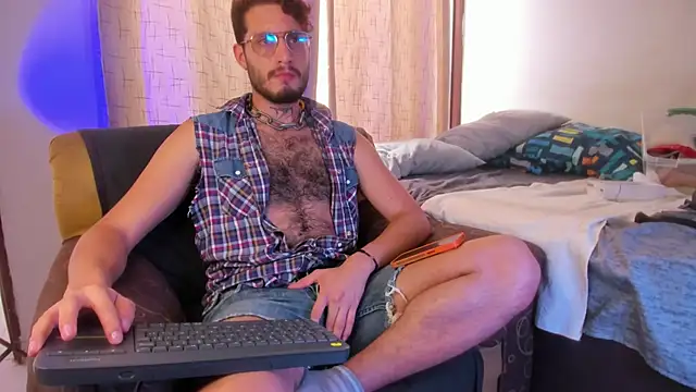 axel giracr online show from March 2025 09:01:02 PM