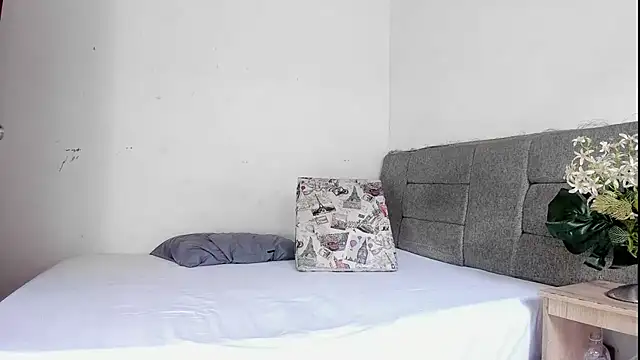 Snapshot of tom_colinn chatting on September 2025 05:25:01 PM tom colinn online show from September 2025 05:25:01 PM