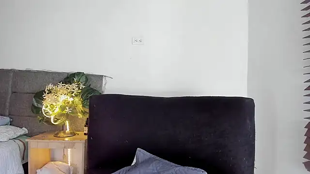 Snapshot of tom_colinn chatting on October 2025 09:23:01 PM tom colinn online show from October 2025 09:23:01 PM