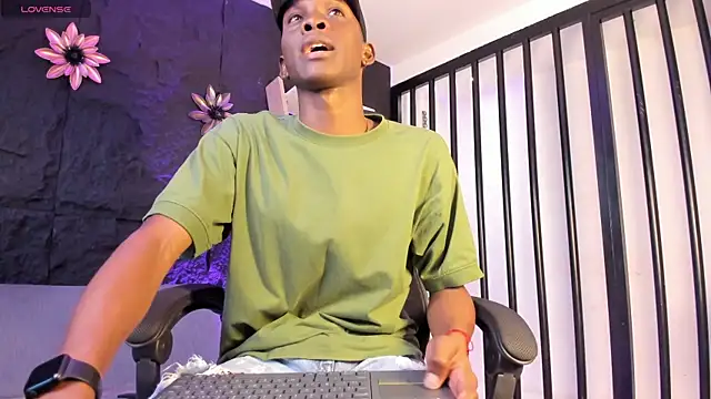 JacksonMuller  online show from December 2025 12:21:02 PM