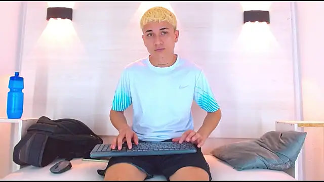 Snapshot of jeic_18 chatting on September 2025 02:43:02 PM jeic 18 online show from September 2025 02:43:02 PM