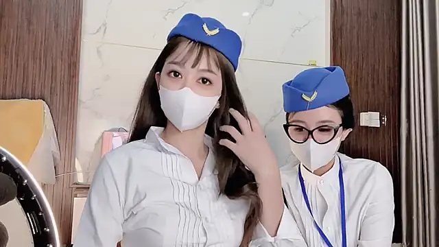 Mono-Stewardesss online show from November 2025 04:17:01 PM