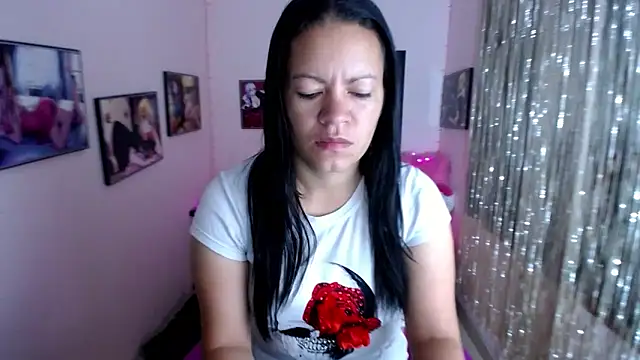 Cristal w online show from February 2025 12:33:01 PM