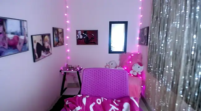 Cristal w online show from February 2025 12:21:02 PM