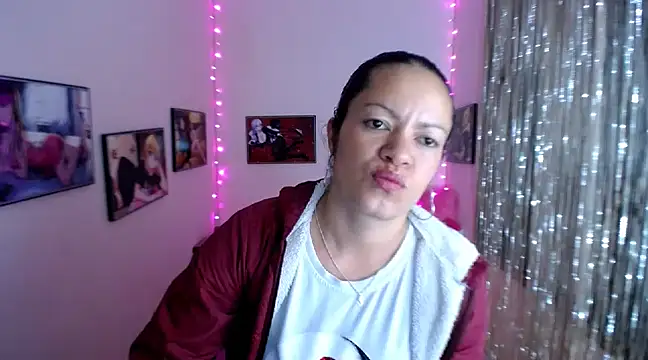 Cristal w online show from February 2025 07:05:02 PM