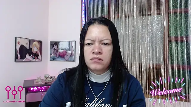 Cristal w online show from November 2025 12:49:01 PM