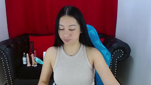 Lila Pinky online show from March 2025 02:02:02 PM