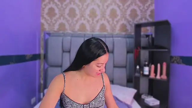 Lila Pinky online show from October 2025 12:48:02 PM