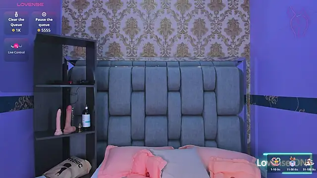 Lila Pinky online show from November 2025 01:00:02 PM