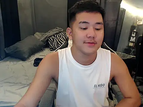 xgregor07 online show from October 2025 01:17:01 PM