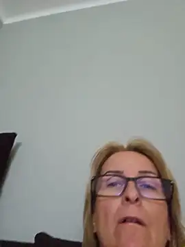 Steffi45 online show from June 2026 10:17:01 AM