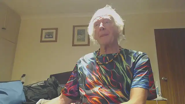 Snapshot of WaverlyKernow chatting on December 2024 01:11:02 AM WaverlyKernow online show from December 2024 01:11:02 AM