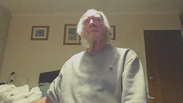 Snapshot of WaverlyKernow chatting on December 2024 07:53:01 AM WaverlyKernow online show from December 2024 07:53:01 AM