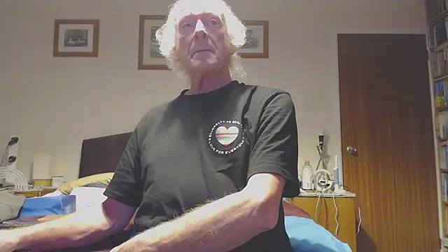 Snapshot of WaverlyKernow chatting on January 2025 08:07:02 AM WaverlyKernow online show from January 2025 08:07:02 AM