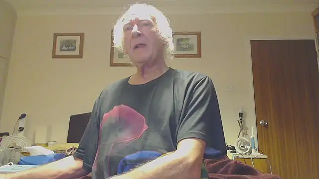 Snapshot of WaverlyKernow chatting on January 2025 04:16:02 AM WaverlyKernow online show from January 2025 04:16:02 AM