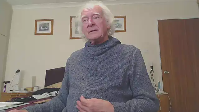 Snapshot of WaverlyKernow chatting on February 2025 12:19:02 PM WaverlyKernow online show from February 2025 12:19:02 PM