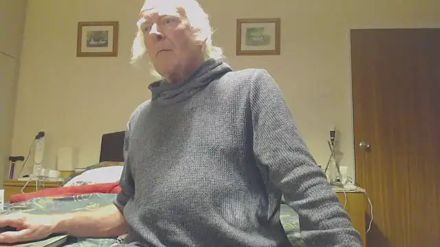 Snapshot of WaverlyKernow chatting on March 2025 09:29:01 PM WaverlyKernow online show from March 2025 09:29:01 PM