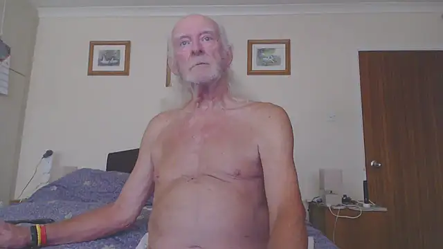 Snapshot of WaverlyKernow chatting on June 2026 09:14:02 AM WaverlyKernow online show from June 2026 09:14:02 AM