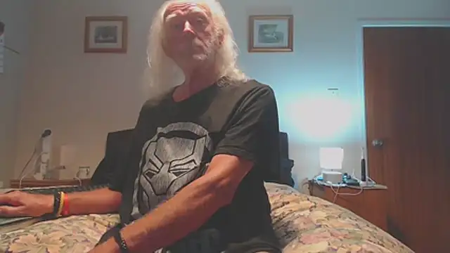 Snapshot of WaverlyKernow chatting on June 2026 08:37:02 PM WaverlyKernow online show from June 2026 08:37:02 PM
