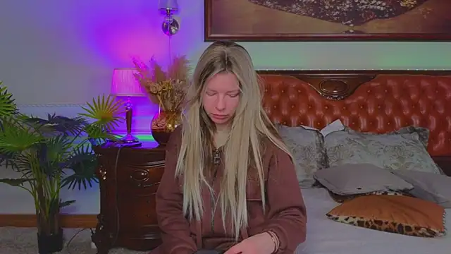 Real Tini online show from February 2026 06:40:02 AM