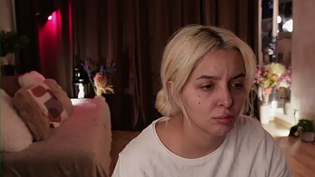 VictoriaMorrone online show from October 2025 06:30:01 PM