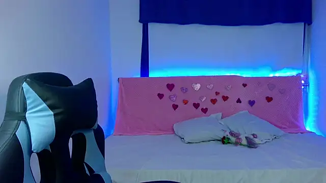 Lia 14  online show from February 2025 11:33:01 AM