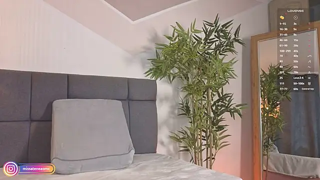 missatenea online show from November 2025 02:52:02 PM