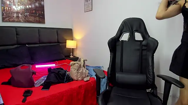 Snapshot of Megan_Miles02 chatting on March 2025 08:00:02 PM Megan Miles02 online show from March 2025 08:00:02 PM