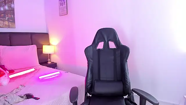 Snapshot of Megan_Miles02 chatting on March 2025 06:05:02 AM Megan Miles02 online show from March 2025 06:05:02 AM