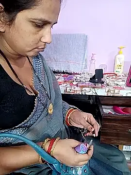 reemacouple007 online show from April 2026 05:18:01 PM