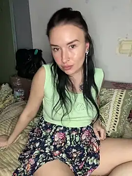 Snapshot of Roxana_Bell chatting on April 2026 08:01:02 PM Roxana Bell online show from April 2026 08:01:02 PM
