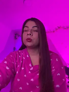 little tifanny82 online show from February 2026 03:21:01 PM