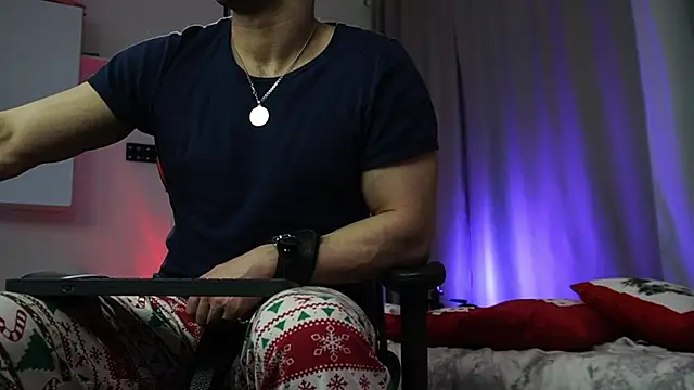 Snapshot of danielkraigforu chatting on February 2025 08:39:01 PM danielkraigforu online show from February 2025 08:39:01 PM