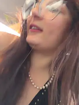 urpuppymoon online show from March 2026 10:16:01 PM