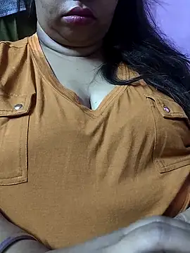 Snapshot of Ravina_patil1 chatting on September 2025 05:03:01 PM Ravina patil1 online show from September 2025 05:03:01 PM