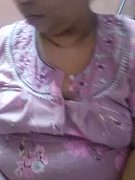 Snapshot of Ravina_patil1 chatting on September 2025 09:24:01 AM Ravina patil1 online show from September 2025 09:24:01 AM