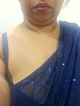 Snapshot of Ravina_patil1 chatting on November 2025 04:40:02 PM Ravina patil1 online show from November 2025 04:40:02 PM