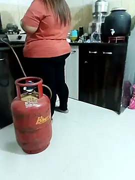 Snapshot of Ravina_patil1 chatting on November 2025 06:29:02 PM Ravina patil1 online show from November 2025 06:29:02 PM