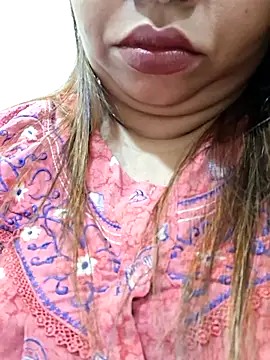 Snapshot of Ravina_patil1 chatting on November 2025 07:10:01 PM Ravina patil1 online show from November 2025 07:10:01 PM