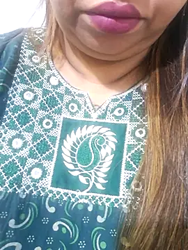 Snapshot of Ravina_patil1 chatting on November 2025 02:45:02 PM Ravina patil1 online show from November 2025 02:45:02 PM