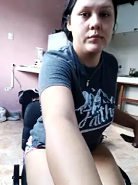 Snapshot of Ariakris chatting on May 2026 04:02:01 PM Ariakris online show from May 2026 04:02:01 PM