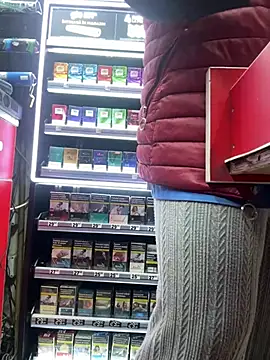 Snapshot of MikyVesela chatting on January 2025 04:20:01 PM MikyVesela online show from January 2025 04:20:01 PM