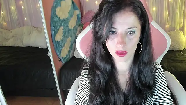 Snapshot of Aliiz_01 chatting on December 2024 06:17:01 PM Aliiz 01 online show from December 2024 06:17:01 PM