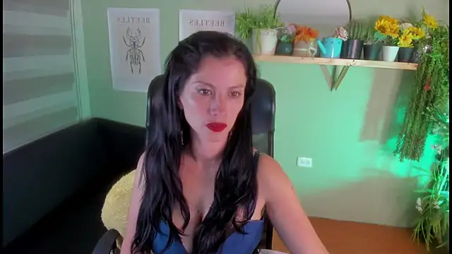 Snapshot of Aliiz_01 chatting on January 2025 11:36:02 PM Aliiz 01 online show from January 2025 11:36:02 PM